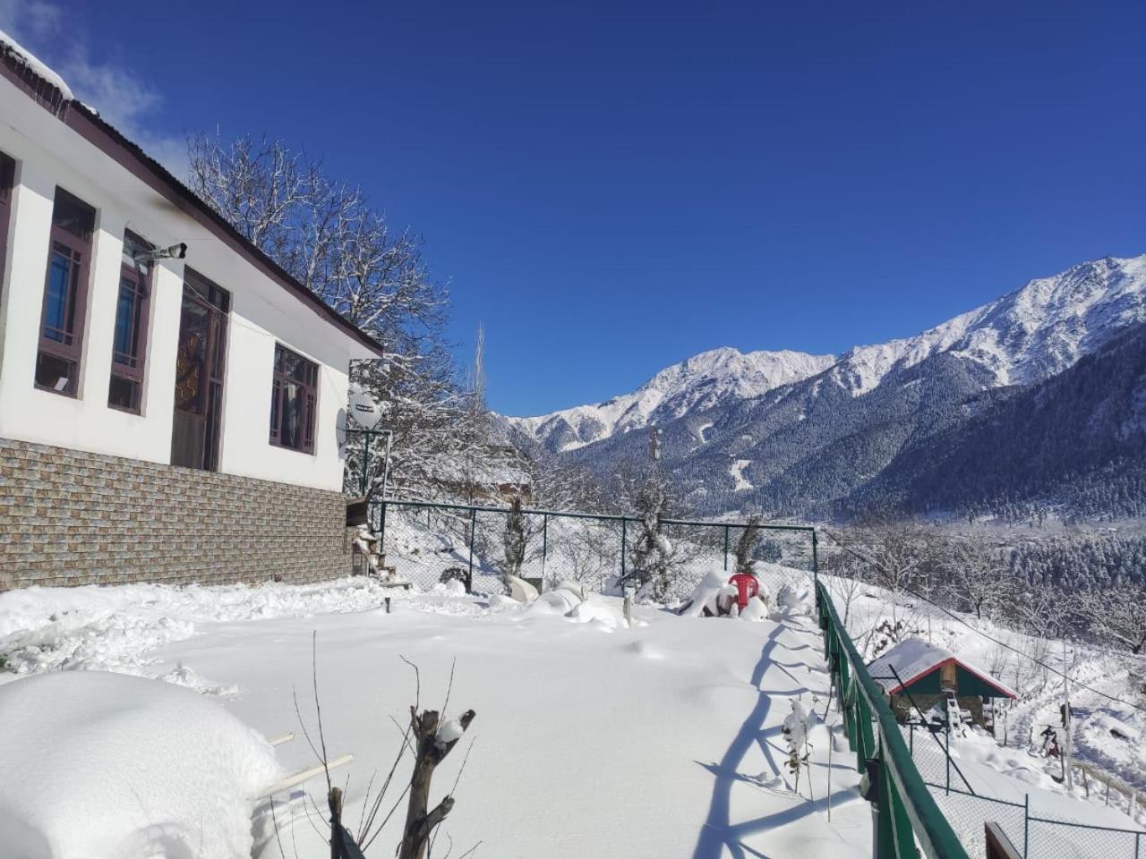 Cliff Cottage Pahalgam, Kashmir Batakut 외부 사진