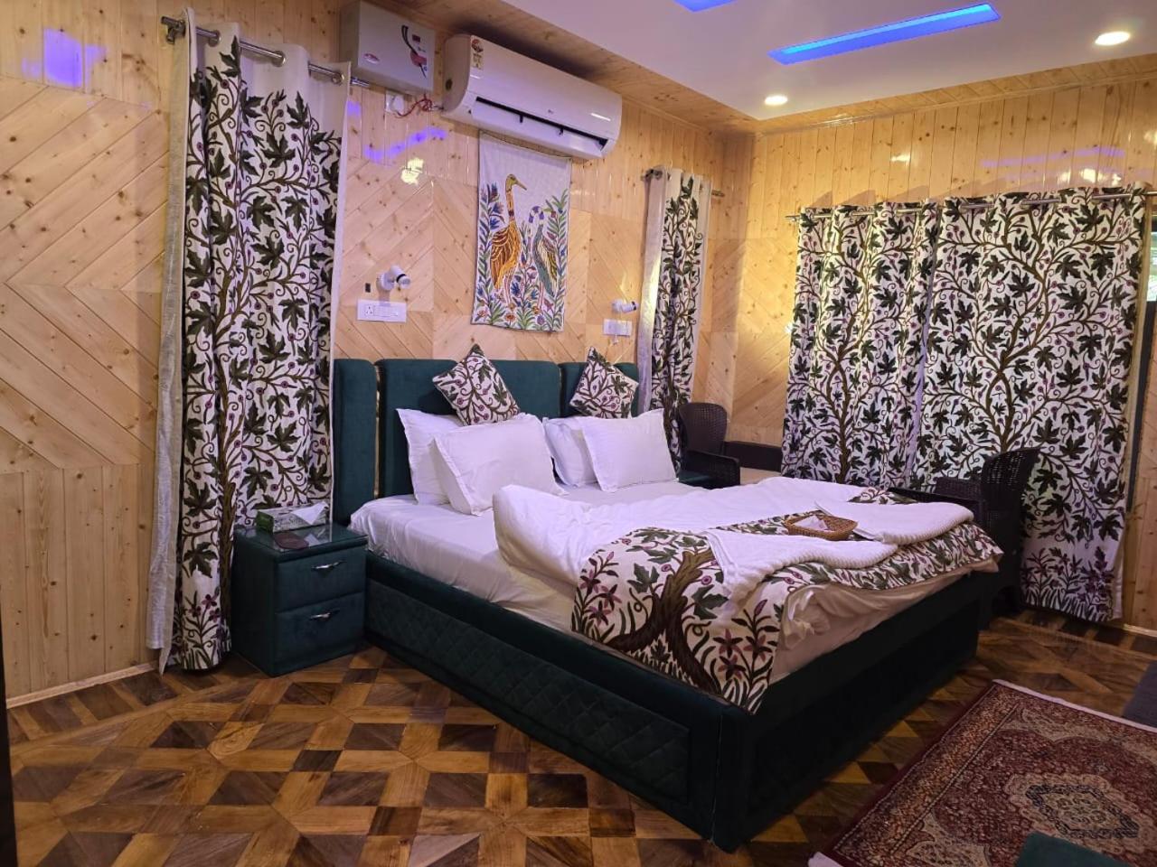 Cliff Cottage Pahalgam, Kashmir Batakut 외부 사진