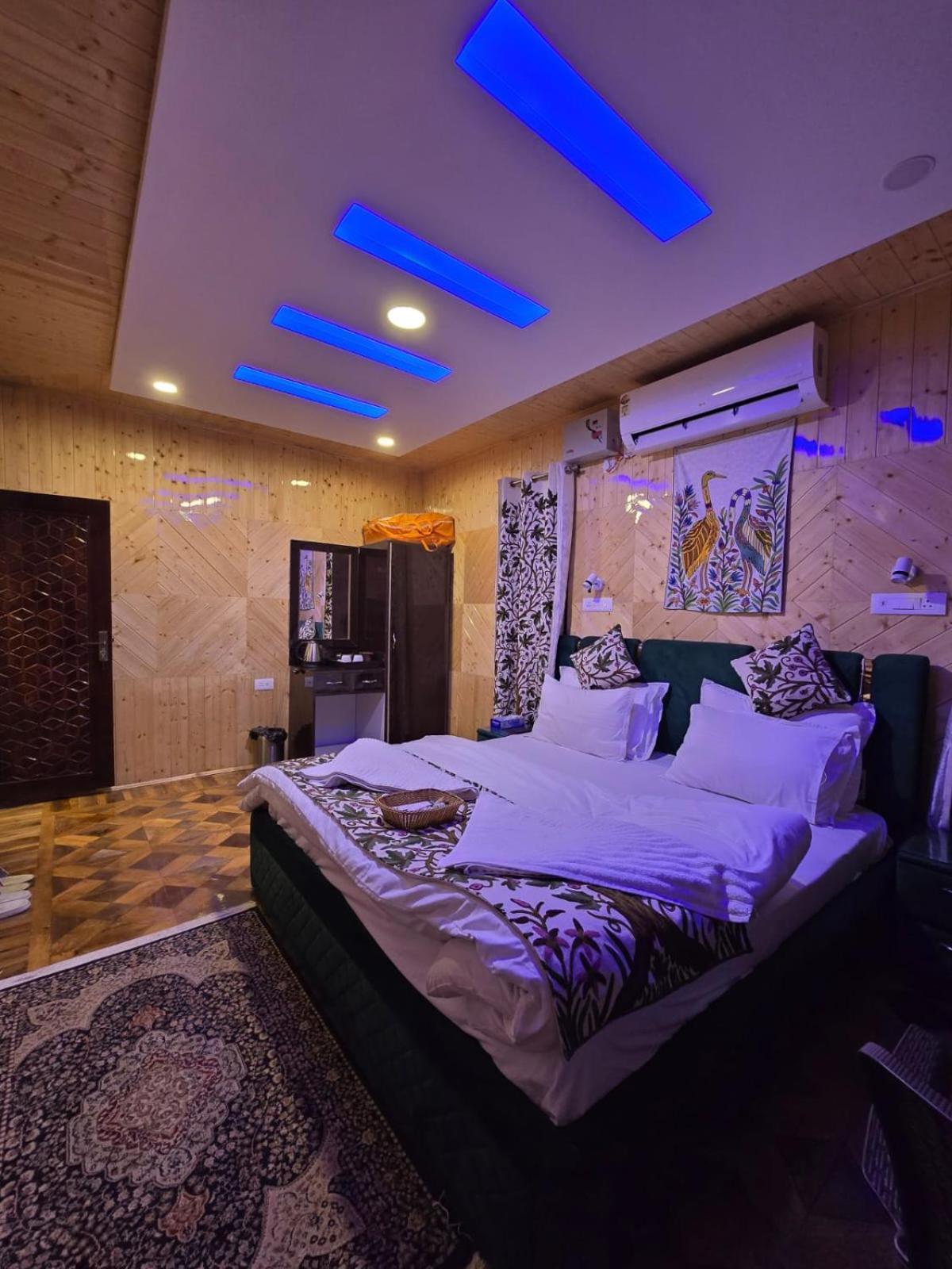 Cliff Cottage Pahalgam, Kashmir Batakut 외부 사진